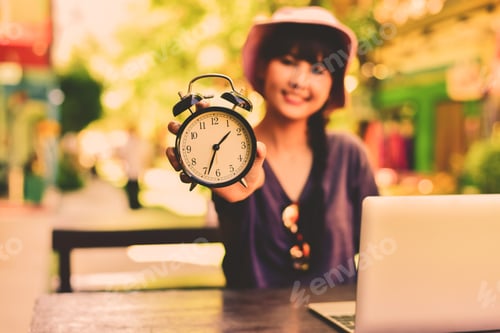 Preview: Beautiful Girls Are Studying Outside The Classroom.