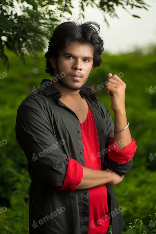 Preview: Handsome Fashion Young Man Posing Outdoors