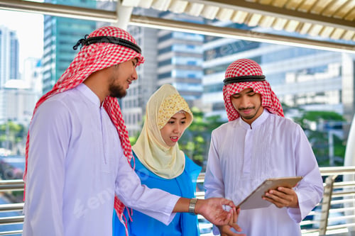 Preview: Arab Business Concepts, Arab Business People Are Working In The Business District.