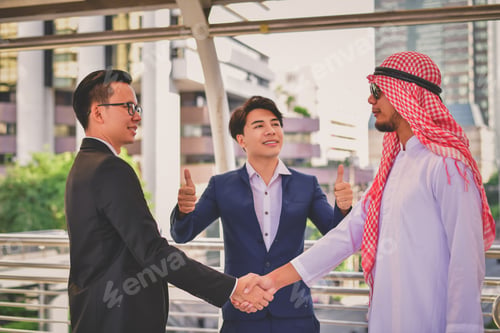 Preview: Arab Business Concepts, Arab Business People Are Working In The Business District.