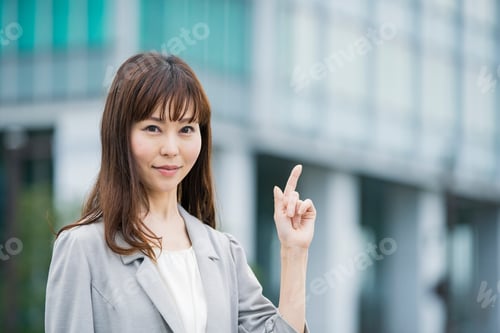 Preview: Portrait Of Asian Business Woman