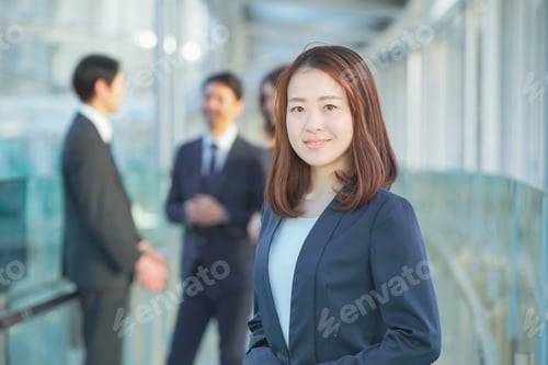 Preview: Japanese Business Woman Is Standing