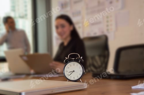 Preview: Young Business People Are Working In The Office.