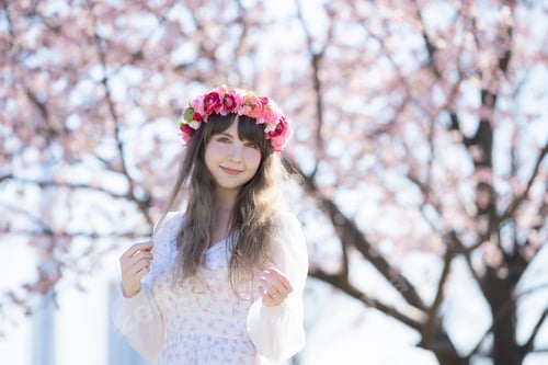 Preview: Woman Under The Cherry Tree