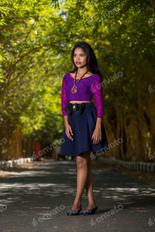 Preview: Beautiful Indian Young Girl Posing Outdoors Or Park.