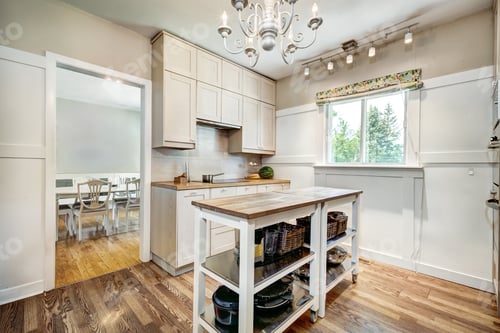 Preview: Beautiful Canadian House In Montreal'S Suburb