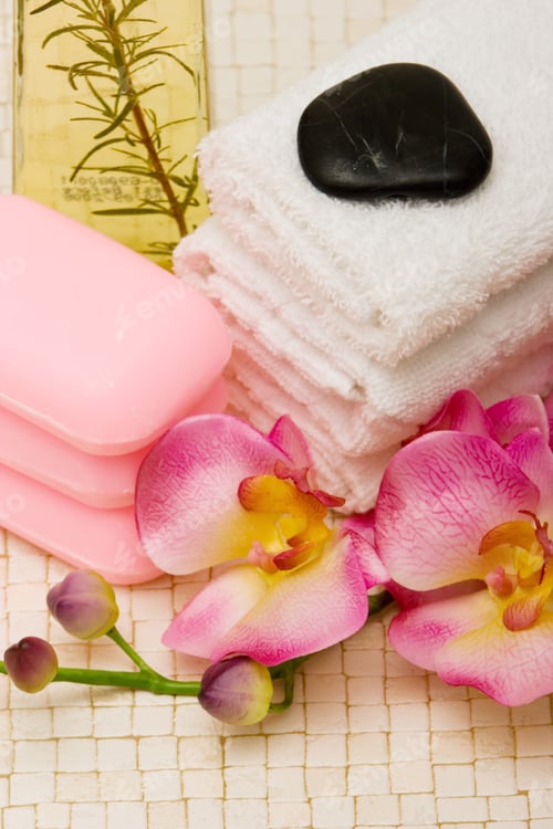 Preview: Spa Towels, Pink Orchid And Soaps