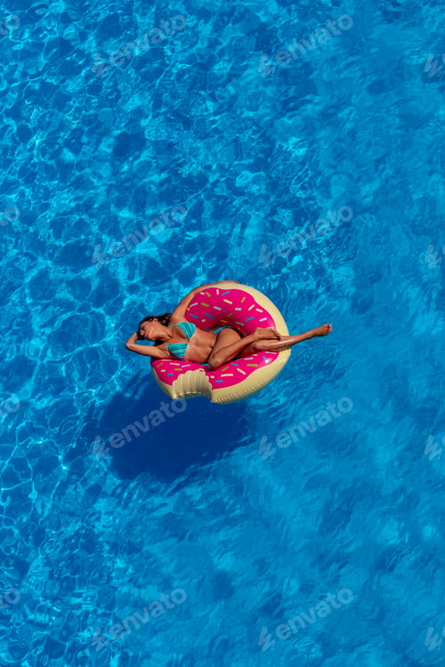 Preview: A Hispanic Brunette Model Enjoys A Day At The Pool