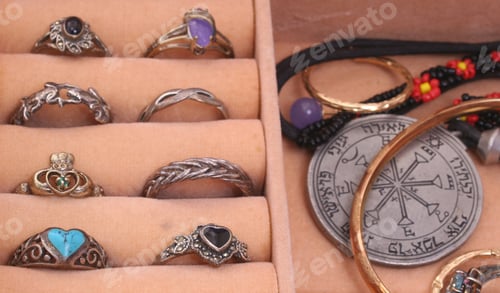 Preview: Jewelry Box With Various Vintage Jewelry, Shallow Dof