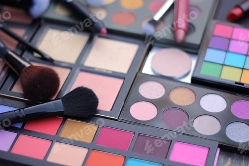 Preview: Colorful Cosmetic Pigment Palettes With Brushes, Shallow Dof