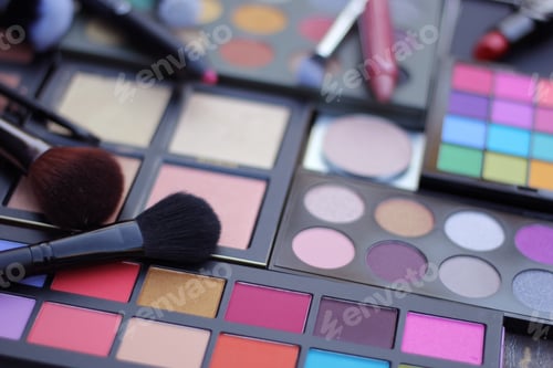 Preview: Colorful Cosmetic Pigment Palettes With Brushes, Shallow Dof