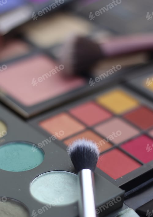 Preview: Colorful Cosmetic Pigment Palettes With Brushes, Shallow Dof