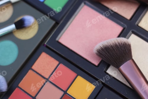 Preview: Colorful Cosmetic Pigment Palettes With Brushes, Shallow Dof
