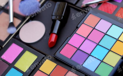 Preview: Colorful Cosmetic Pigment Palettes With Brushes, Shallow Dof