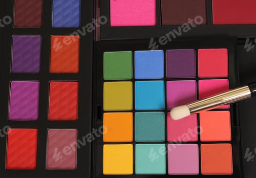 Preview: Colorful Pressed Pigment Palette With Brush