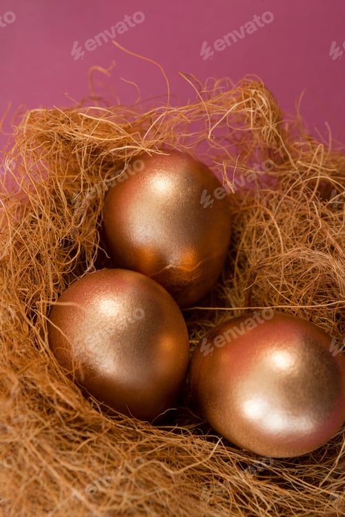 Preview: Close-Up Of Golden Easter Eggs In The Nest