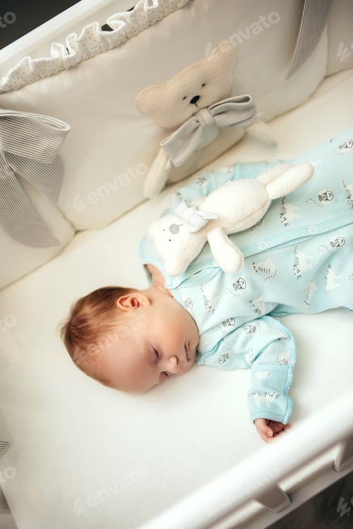 Preview: Baby Sleeps In Bed