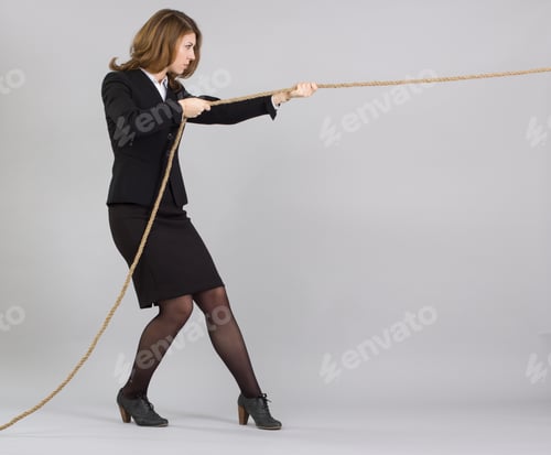 Preview: Businesswoman Pulling Rope