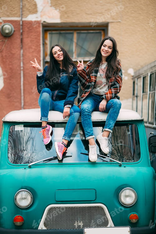 Preview: Two Street Girls On The Bus