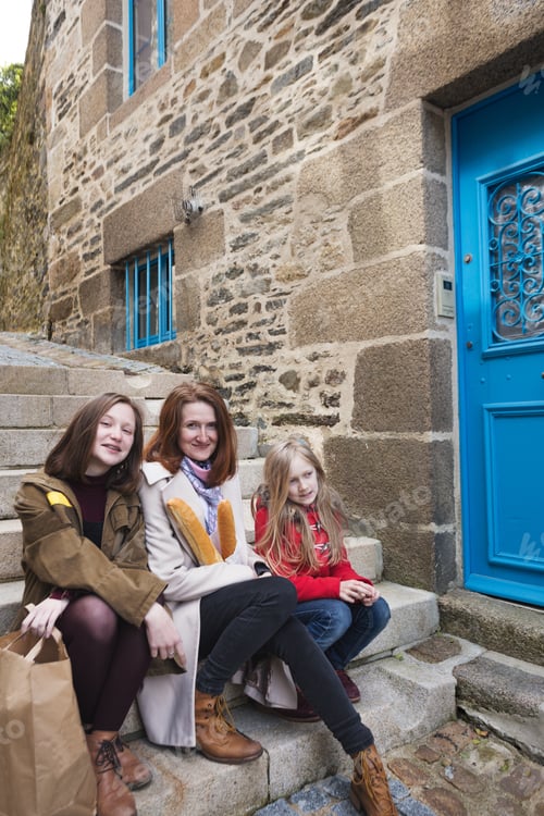 Preview: French Happy Smiling Mother With Baguettes And Daughters