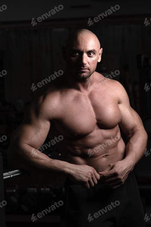 Preview: Bodybuilder In The Gym