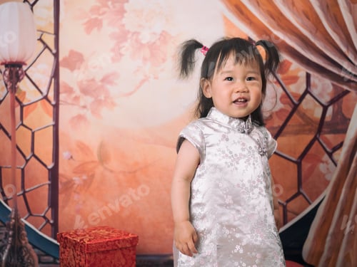Preview: Chinese Girl Wearing Traditional Chinese Cheongsam