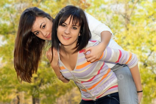 Preview: Teenager Girls Best Friends Enjoyment In Nature.