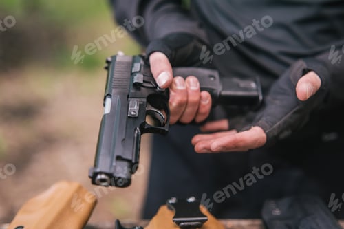 Preview: Instructor In Sport Shooting To Test Your Weapons In Nature