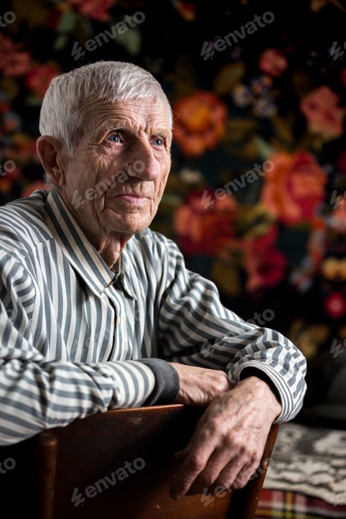 Preview: Portrait Of Senior Man Looking Into The Camera