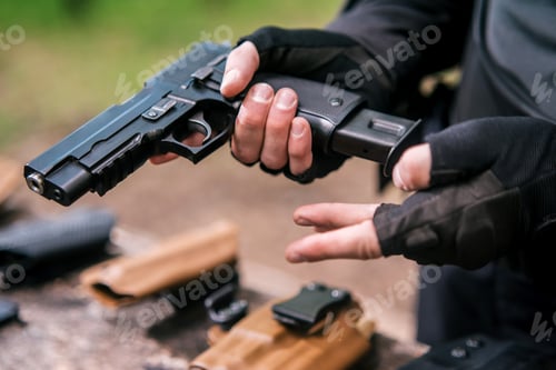 Preview: Instructor In Sport Shooting To Test Your Weapons In Nature
