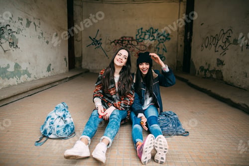 Preview: Two Funny Girls With The Candy