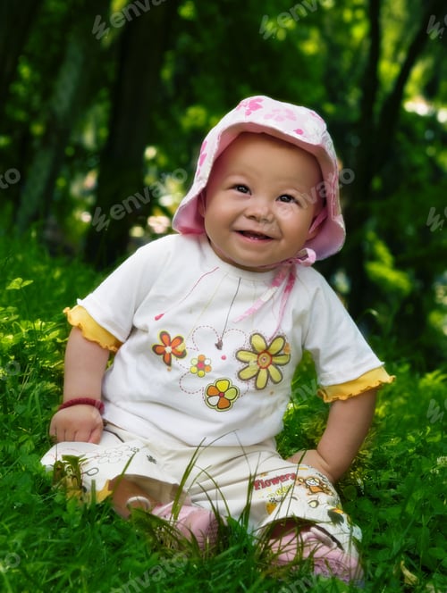 Preview: Baby Playing In The Park