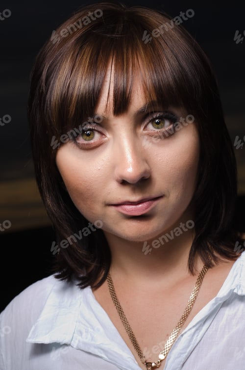 Preview: Night Portrait Of Beautiful Girl