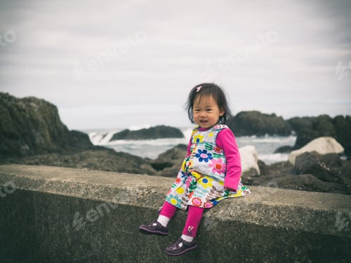 Preview: Baby Sitting On The Beach,Northern Ireland