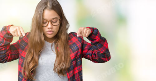 Preview: Young Beautiful Brunette Woman Wearing Jacket And Glasses Over Isolated Background Pointing Down