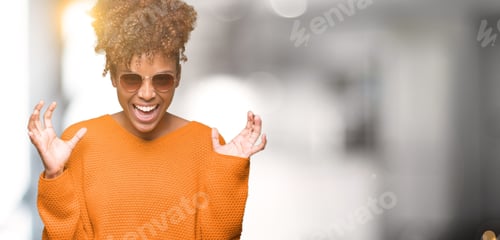 Preview: Beautiful Young African American Woman Wearing Sunglasses Over Isolated Background Crazy And Mad