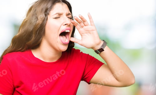 Preview: Young Beautiful Woman Wearing Casual T-Shirt Shouting And Screaming Loud To Side With Hand On