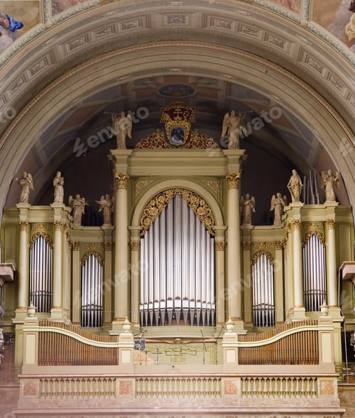 Preview: Majestic Beautiful Church Organ.