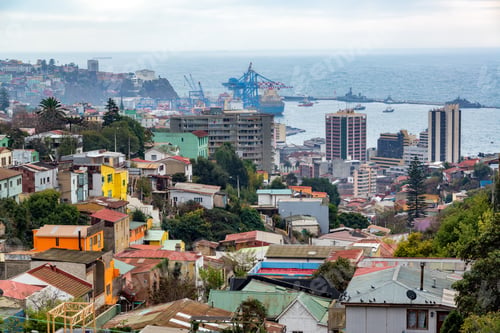 Vista previa: View Of Valparaiso, Chile With The Port In The Background