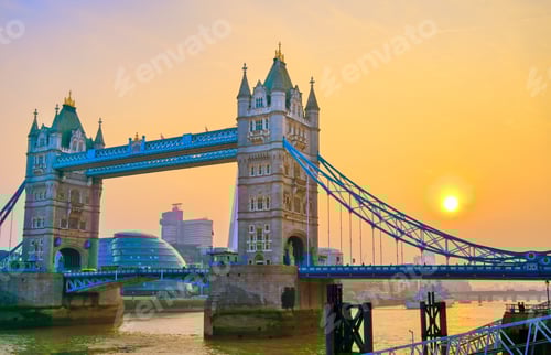 Preview: Tower Bridge Across The River Thames In London, Uk.