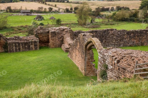 Preview: Kenilworth Castle Ruins In Great Britain