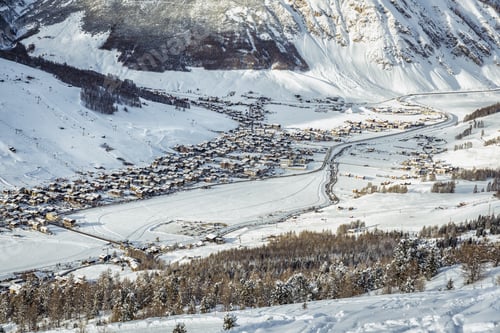 Preview: Winter Panorama Of Charming Ski Village Of Livigno, Italy