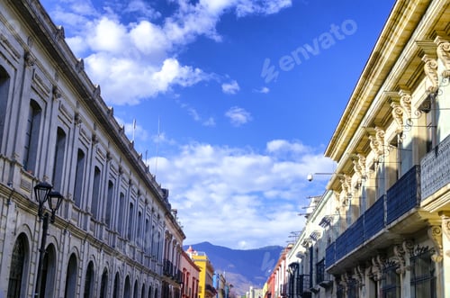 Preview: Beautiful Colorful Colonial Buildings In The Historic Center Of Oaxaca, Mexico