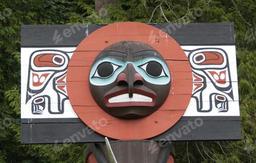 Preview: Indian Totem Pole