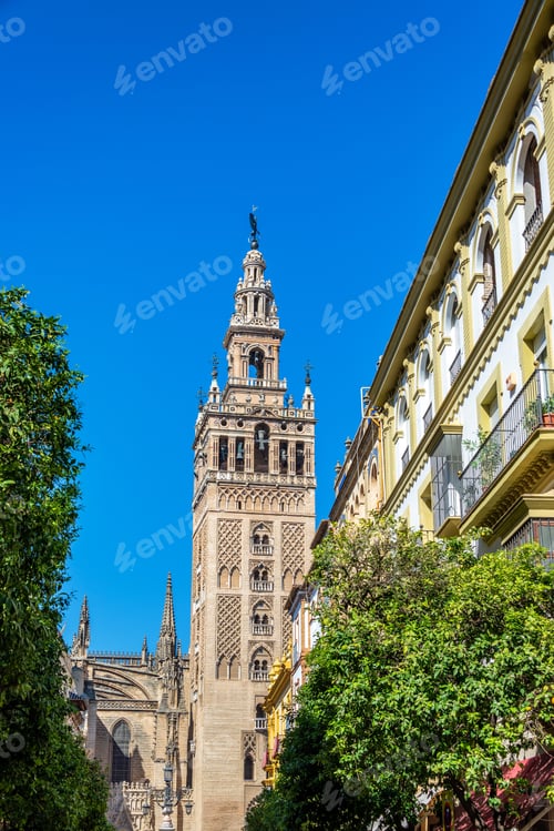 Preview: Vertical View Of La Giralda Bell Tower And The Cathedral In Historic Seville, Spain