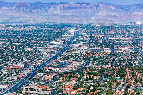 Preview: View Of Las Vegas From The Roof Of A Hotel Looking Out Towards The Mountains.