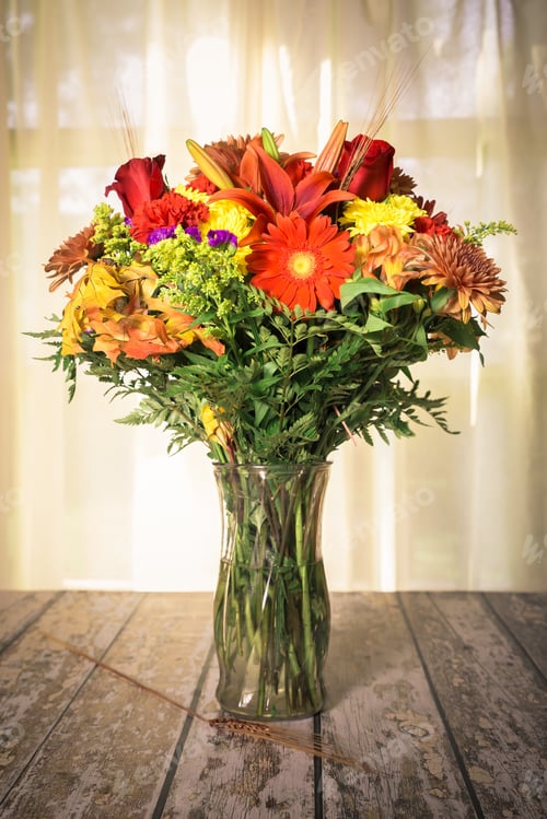 Preview: Autumn Flowers In Vase For Thanksgiving Centerpiece
