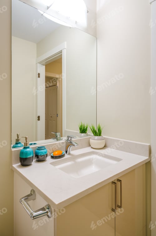 Visualização: Design de interiores de um banheiro elegante em um hotel doméstico