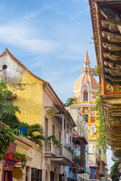 Preview: Vertical View Of Colorful Colonial Architecture And The Cathedral In Cartagena, Colombia