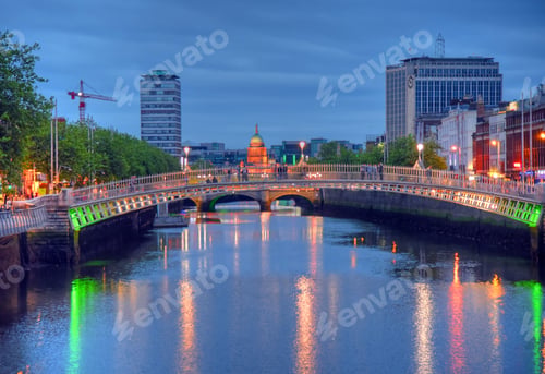 Preview: Ha Penny Bridge In Dublin, Ireland